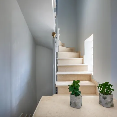 Apartment Deluxe *